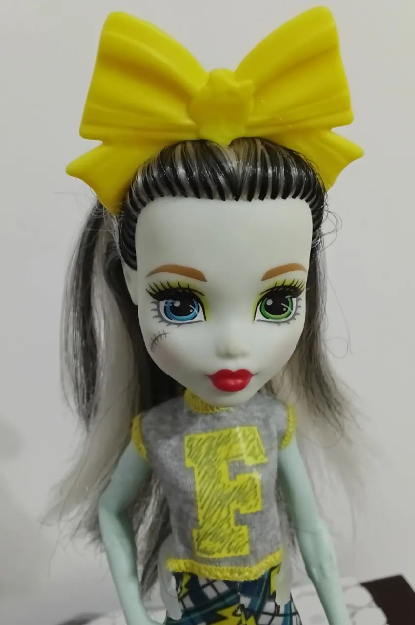 Boneca Monster High Frankie Stein School Spirit - G2 - Foto 1