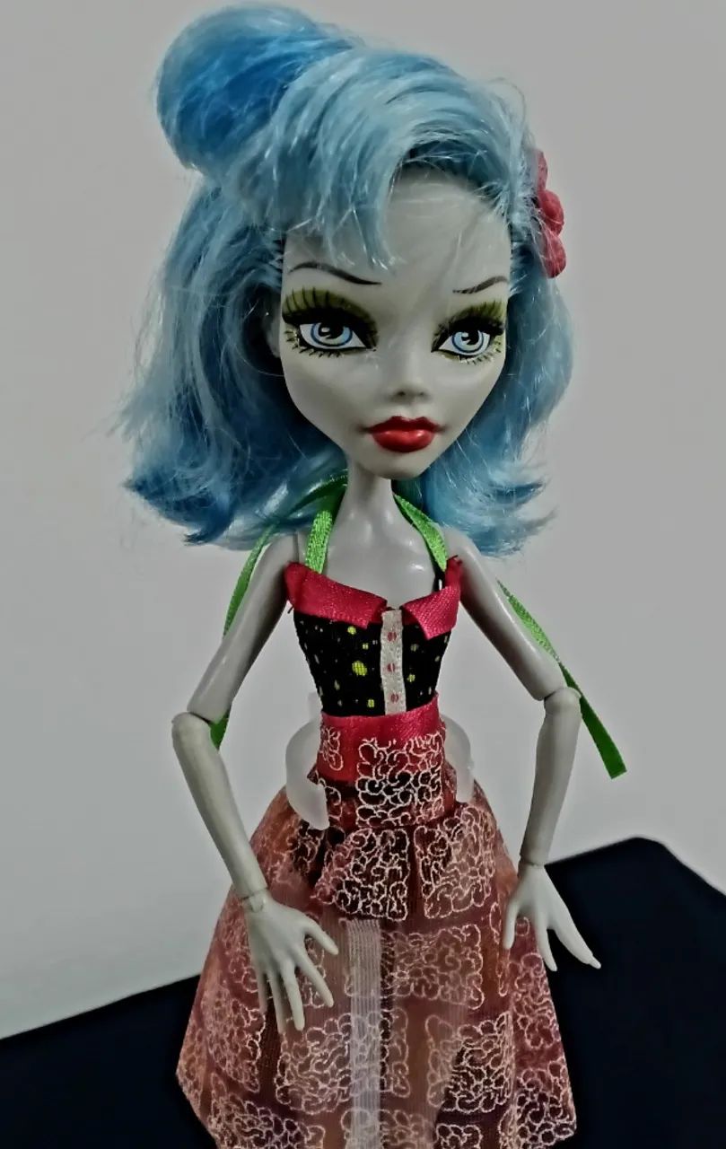 Boneca Monster High Ghoulia Yelps Skull Shores - Foto 1