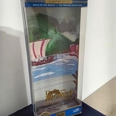 Caixa vazia da boneca Barbie Dolls of the World - Viking Princess - Foto 1