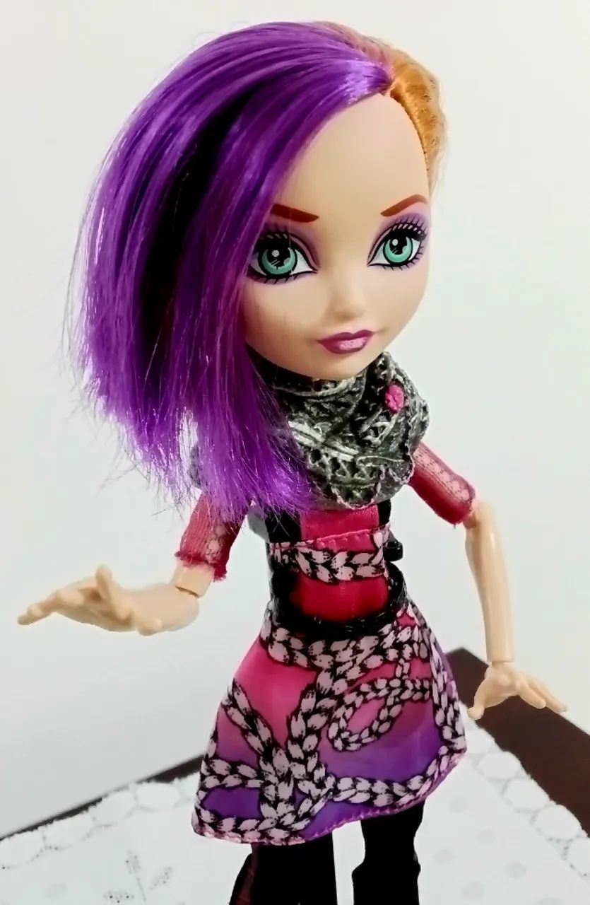 Boneca Ever After High Poppy O'Hair Básica - Foto 1